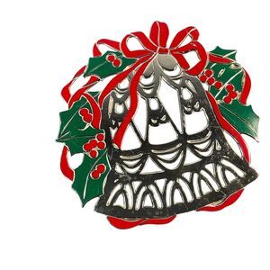 Metal Christmas Holiday Holly Ribbon Bell Wreath Hot Plate 8" Trivet Footed VTG